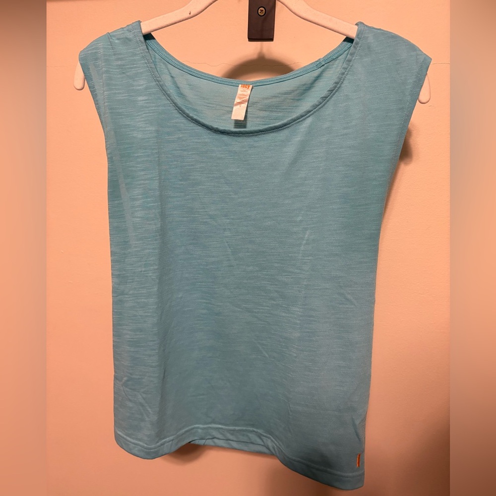 Bundle of two sleeveless athletic tops
